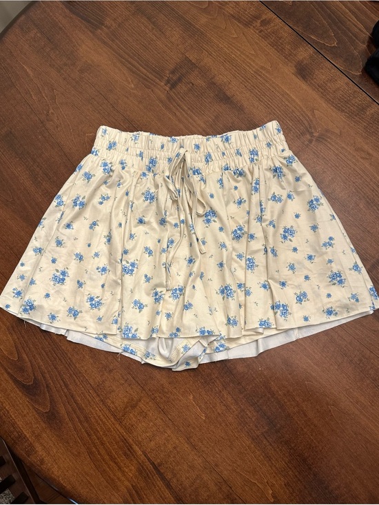 As Revival Pants - AS Revival - Butter Yellow Flowy Athletic Shorts Blue Bouquet Print (XS)
